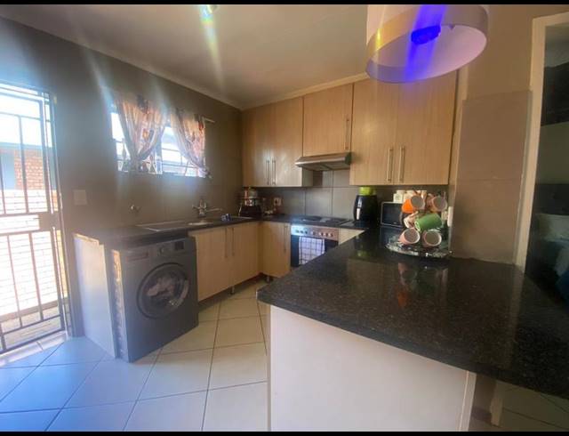 3 BEDROOM CLUSTER FOR SALE IN SAGEWOOD